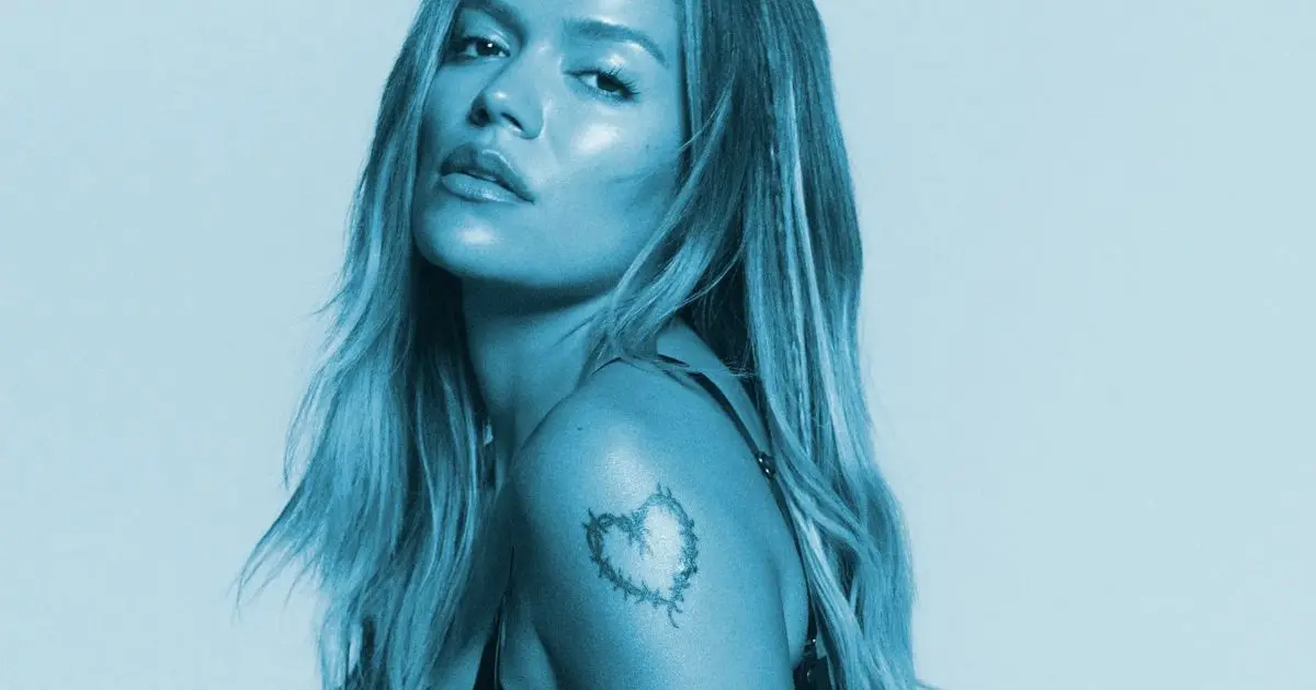 Karol G va sauver votre été avec son nouvel album : écoutez son feat avec Bruno Mars !