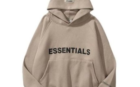 Essential Hoodie: The Perfect Blend of Comfort and Everyday Style